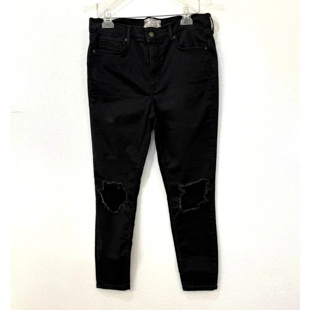 Free People Size 30 Distressed Black Ankle‎ Knee Hole Jeans